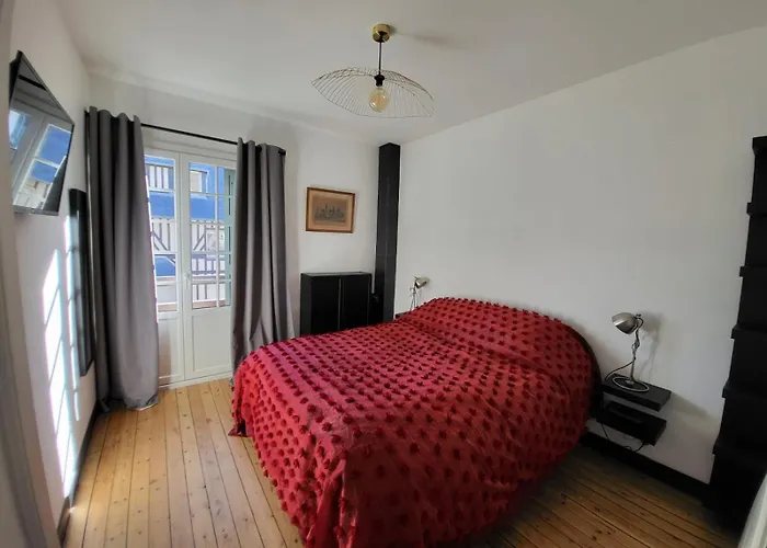 Morny Belvedere Apartment